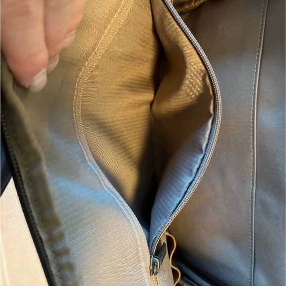 Briggs & Riley™ Medium Backpack (Gray)
Model # ZK260-10. - Picture 6 of 10